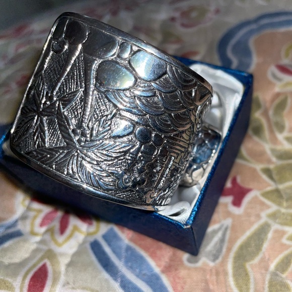 BALI LEGACY EON 1962 Swiss Movement Cuff Bracelet Watch in Sterling Silver - Picture 9 of 9